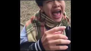 Asian Boy sings Ya me harto el pendejo