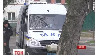 У Львові патрульні поліцейські виявили гранату у сумці, залишеній на вулиці