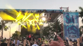 Blink 182 - Sunfest - 5/7/17