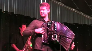 Romain PRUVOST à Cublac (19) avril 2019. Marche. Champion du monde d'accordéon en 2017