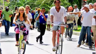Carlos Vives, Shakira - La Bicicleta HD