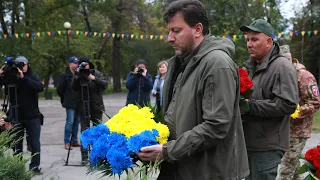 Покладання квітів до пам’ятного знаку на Алеї Захисників України та закладання Алеї червоних калин