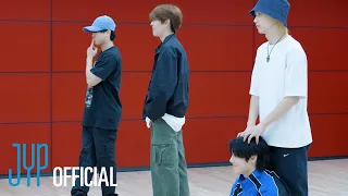 Stray Kids [INTRO "★★★★★ (5-STAR)"] Part 2 : Dance Practice