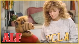 When Lynn is Sad...ALF to the Rescue! | S3 Ep1 Clip