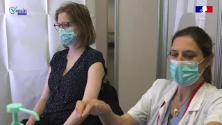 La vaccination contre la Covid-19 des femmes enceintes par les sages-femmes