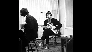 Beatles sound making "  With A Little Help From My Friends  " Bass guitar