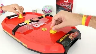 TotoyKids Jugando al Hockey sobre Mesa de Cars 3!!! Niños contra Niñas!!! Quién ganará???