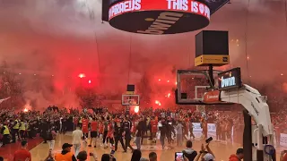 Olympiacos vs Fenerbache - Crazy atmosphere in Euroleague