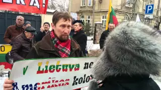 Protesto akcija prie JAV ambasados Vilniuje