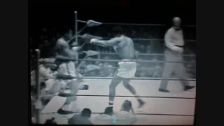 Muhammad Ali vs Ernie Terrell rounds 1-2