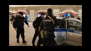 ЖЕСТКОЕ ЗАДЕРЖАНИЕ В ЦЕНТРЕ МОСКВЫ отделом полиции Китай-город