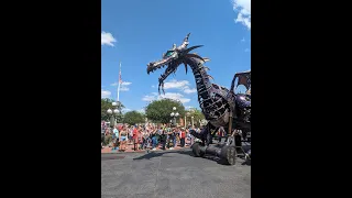 Disney World | Magic Kingdom | Festival of Fantasy | Parade |