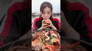 eat spicy octopus🦑🦀🦐🦞🐟 🤤 Fisherman eating delicious seafood boil! # 576