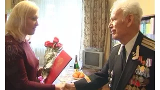 Глава города поздравила ветерана-подводника с 90-летием