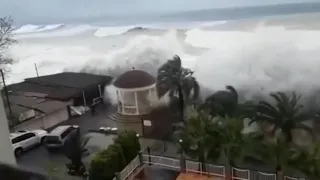 Giant waves hit Russia | most powerful storm of the decade hit Sochi