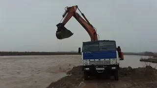 Кафарнихон Дарё сув жудда баланд Окаяпти. 👍18 02 2023.