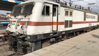 WAP7 Push Pull Mumbai Pune Intercity Express displays Exceptional Acceleration