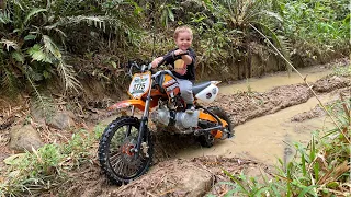 FUI NA TRILHA DO MINELA DE MINI MOTO COM O MEU FILHO.