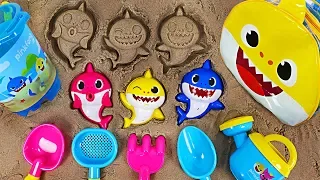 Baby Shark beach sand play set! Let's play sand with the shark family | PinkyPopTOY