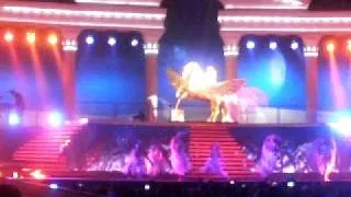 Kylie - Illusion (Clip 1) [Aphrodite: Les Folies Tour 2011, Berlin, GE]