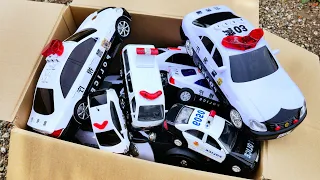 たくさんのパトカーを箱にまとめて、坂を走らせてみました！Police Car Collection Drive A Steep Hill