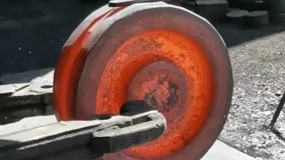 How to forge an iron column into a Steel Wheel , Dangerous Giant Heavy Duty Hammer Forging Process