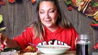 Mukbang. Рассольник со сметанкой. Родные души поймут. Какая то безнадега. К чему так готовит жизнь..