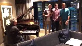 Roger Federer sings "Hard to Say I'm Sorry" with Grigor Dimitrov and Tommy Haas