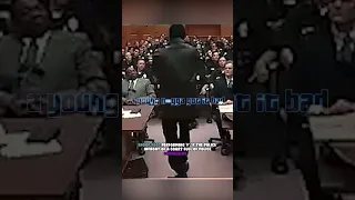 Snoop Dogg performing "'f*ck the police' in front of a court full of police👮