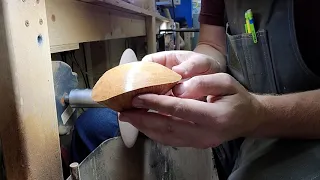 Shaping a Freehand Fugu Blowfish Briar Pipe without Pre-Planning