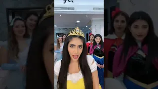 نور ستارز مع صديقاتها بزي الاميرات على تيك توك