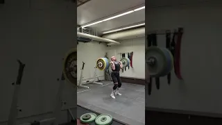 Tase työntää 160kg. Oma paino 98,6kg. Ikä 43v.