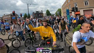 *CYCLING RAVE WITH A PARROT* Drum & Bass On The Bike - BRIGHTON