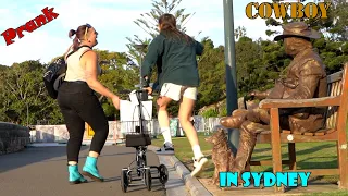 #Cowboy_prank in Sydney  awesome reactions.don't miss it lelucon statue prank. luco patung