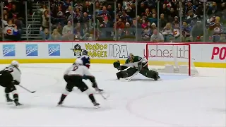 Karel Vejmelka makes a save on Nichushkin vs Avalanche (3/24/23)