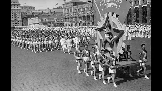 Парад физкультурников в цвете. Москва, 1939 год