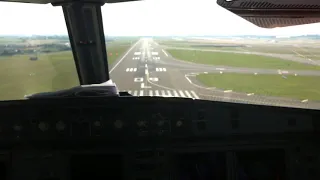 Air France A318 cockpit landing at Paris CDG