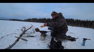 ХИТРЫЕ ЩУКИ НА МЕЛКОВОДЬЕ  РЫБАЛКА НА ЖЕРЛИЦЫ  ГОТОВЛЮ БЛИНЫ НА ЛЬДУ  ОТДЫХ, ПРИРОДА, Я КАЙФУЮ!!!