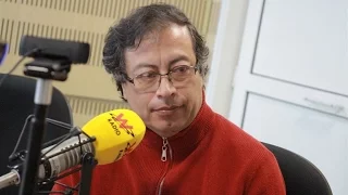 Gustavo Petro habla con Vicky Dávila en La W