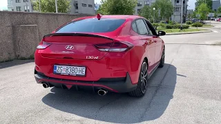 Hyundai i30 N Fastback crazy EXHAUST sound, pops & bangs in tunnels (275 HP Performance)