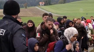 Spaziergang ins Merkel-Land: Reportage aus dem österreichisch-deutschen Grenzgebiet | SPIEGEL TV