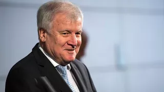 Sondierungen: Seehofer will Gespräche nicht mit Bedingungen belasten