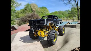 Lego Technic 41999 - 4x4 crawler, my black&yellow edition