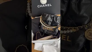 CHANEL 22 MINI WHAT FITS INSIDE | UNBOXING | #lvlovercc #shorts #chanelunboxing