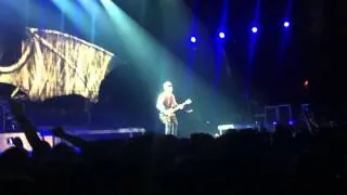 Synyster Gates solo (live Zenith Paris, 20/11/13) part 2