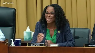 Rep. Stacey Plaskett delivers opening statement during weaponization subcommittee hearing