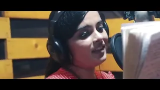 Kannukulla nikkira En kadhaliye female version