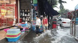 4K Heavy Rain Walk in Bangkok | Flood in Thailand 2021