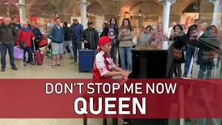 Queen Don't Stop Me Now Piano Cover Draws Huge Crowd in London Train Station Cole Lam 12 Years Old