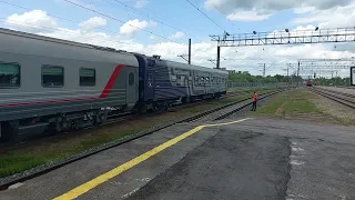 Первый в 2023! Прибытие ТЭП70-0247 с прицепными вагонами №489/490 Евпатория - Псков!